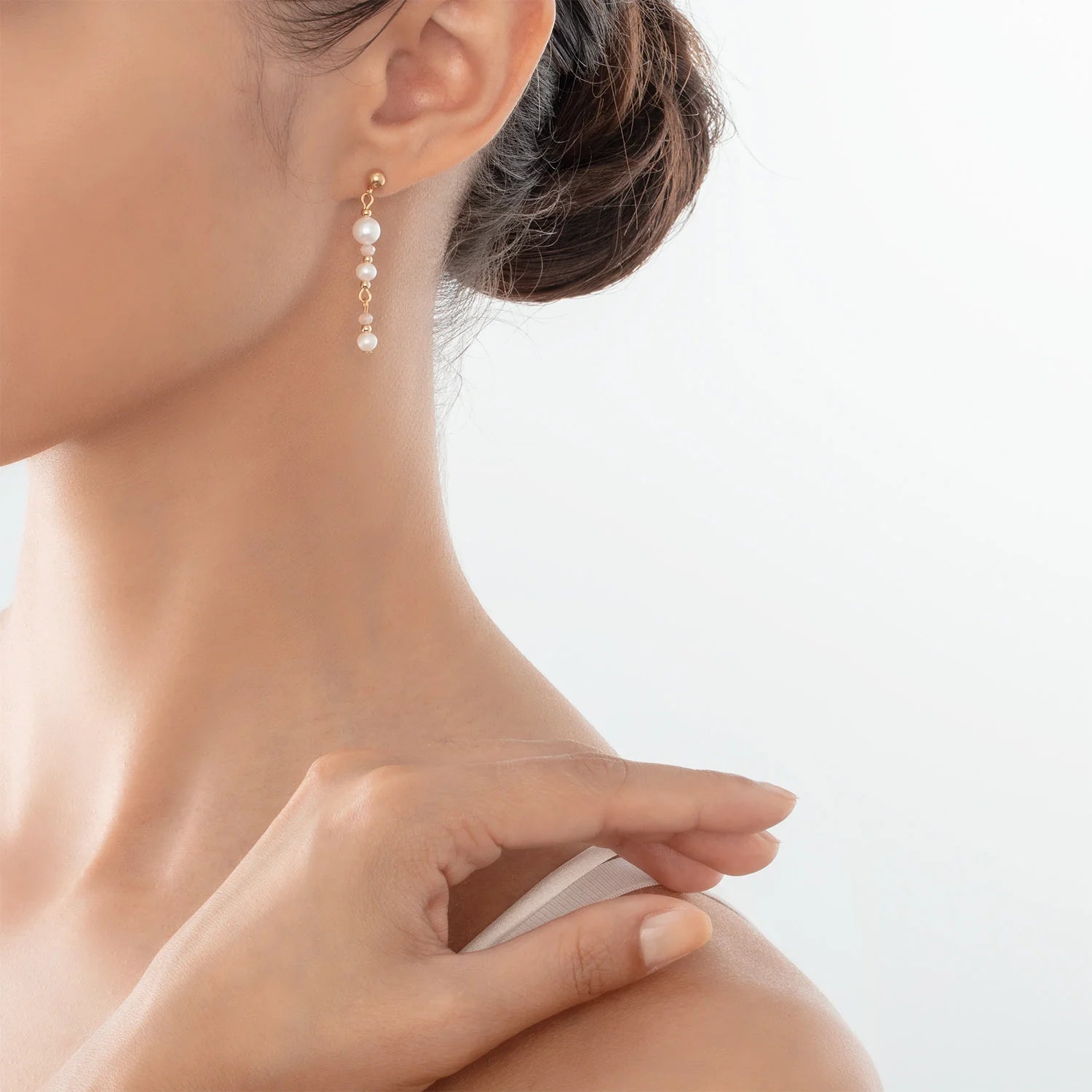 Örhängen Drops Freshwater Pearls gold (111621 1416) - Dahlströms Guld