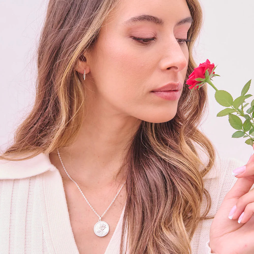 Halsband Månadsblomma Juni