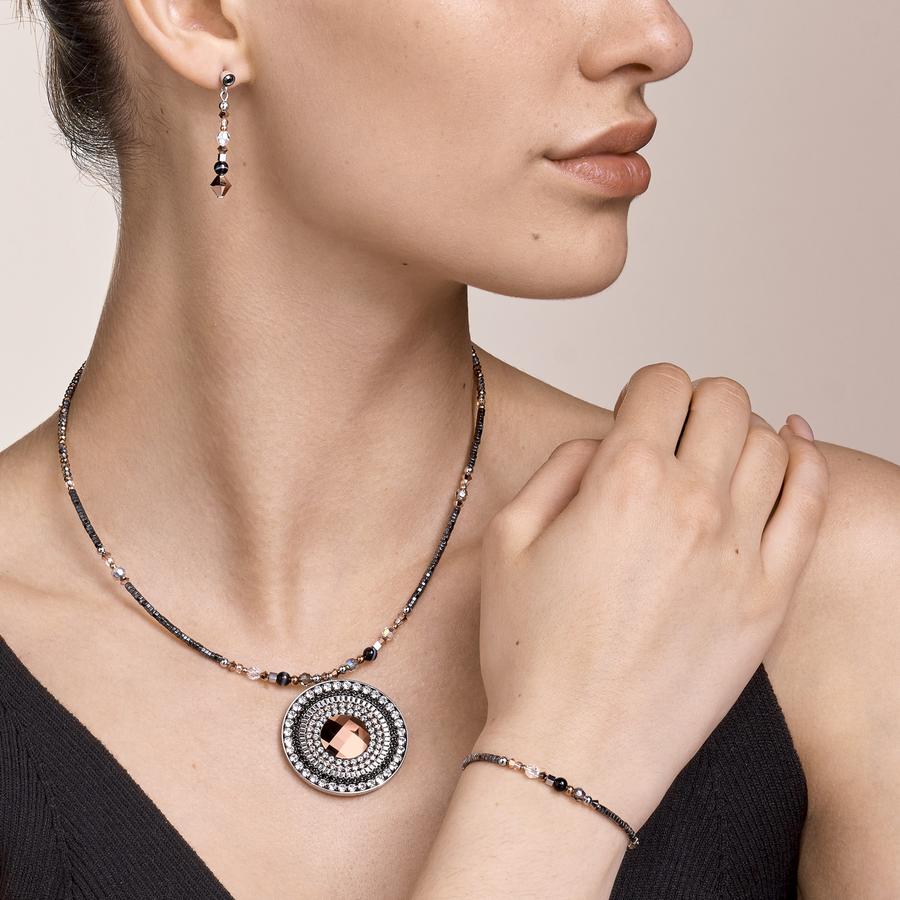 Halsband Amulet Small Crystals & Striped Onyx Grey Crystal 503510 1218 - Dahlströms Guld