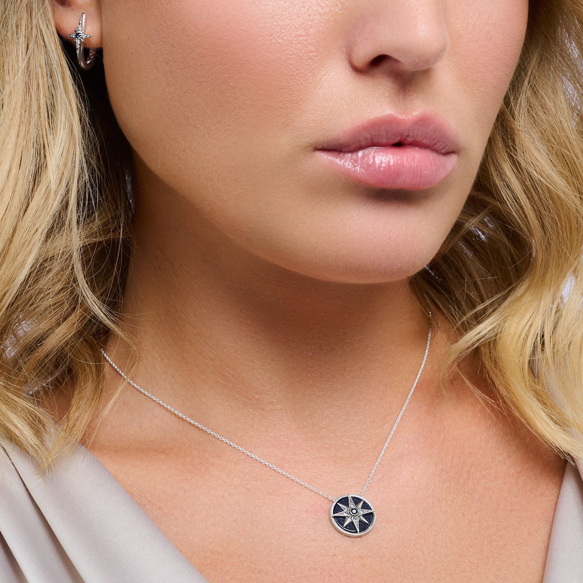 Halsband Royalty Stjärnor Stenar Silver Ke2140 945 7 - Dahlströms Guld