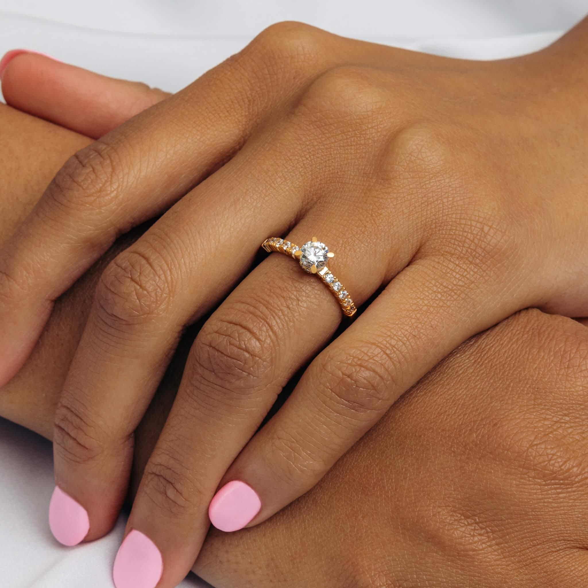 Love 14 - Smal hidden halo ring i rödguld - Dahlströms Guld